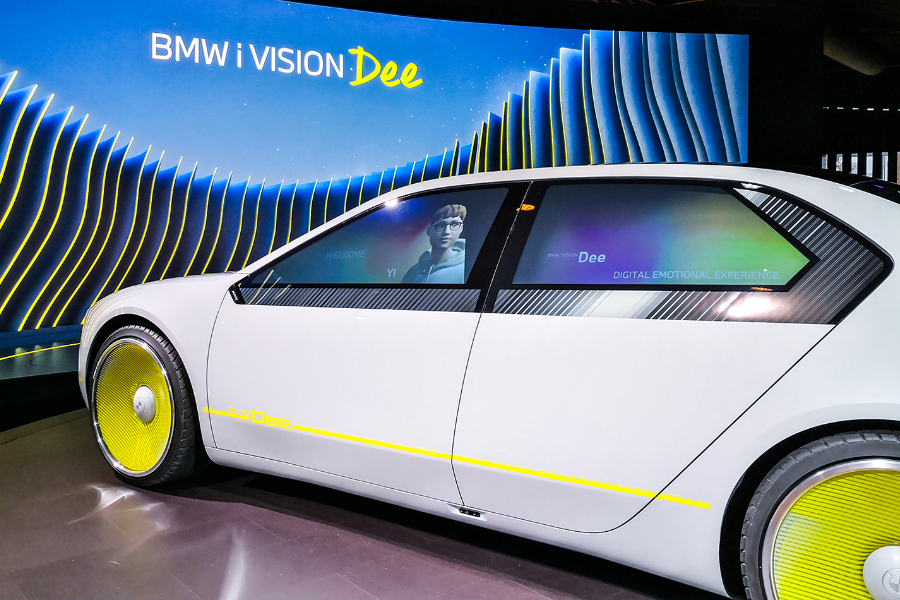 Appotronics shows of BMW concept car