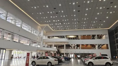 Uxin used car superstore