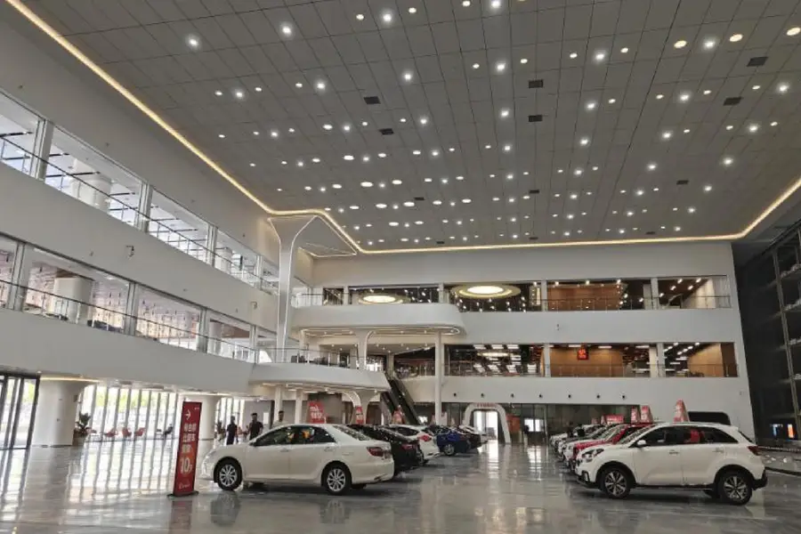 Uxin used car superstore