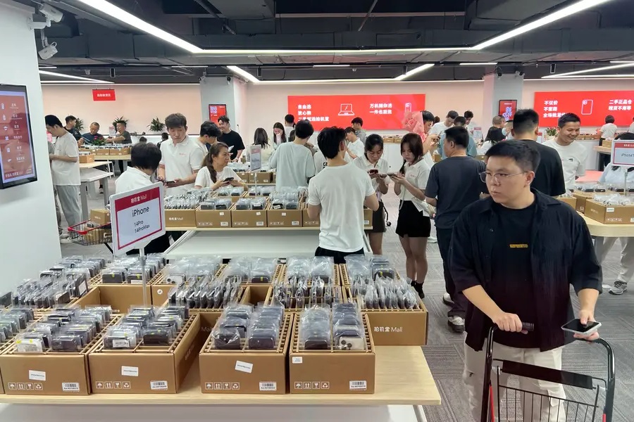 ATRenew recycles smartphones