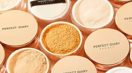 Perfect Diary makes makeup