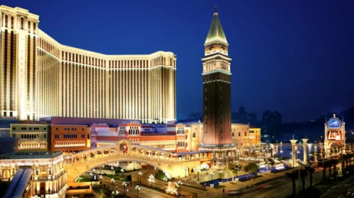 Sands China has reported a drop in quarterly profit
