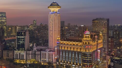 A comeback listing three years after exiting the Hong Kong stock market, what is it about?