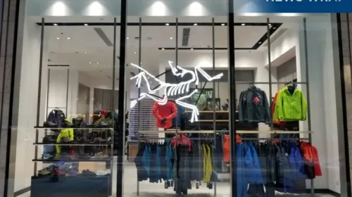 Arc’teryx apologizes for controversial Himalaya fireworks