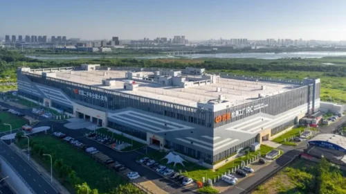 Uxin runs used car superstore
